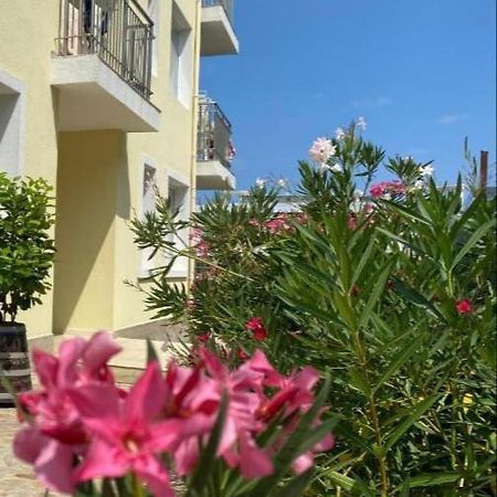 Byala Friendy Sea Apartaments Zewnętrze zdjęcie